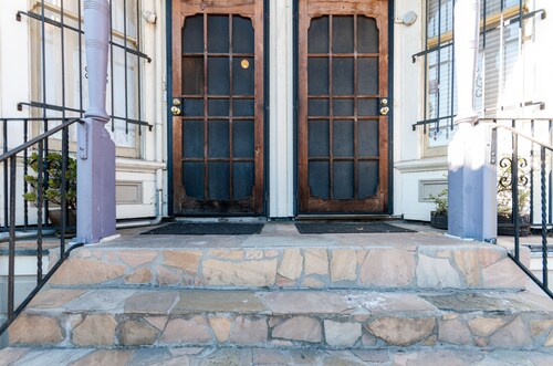Gorgeous 4 Bedroom Victorian Townhouse