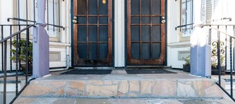 Gorgeous 4 Bedroom Victorian Townhouse