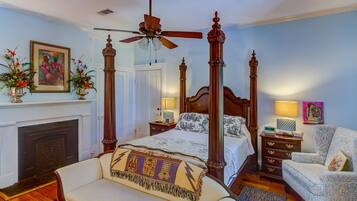 Comfort Room, 1 Queen Bed (Misses Steele's Bedroom) | Individually decorated, individually furnished, desk, laptop workspace