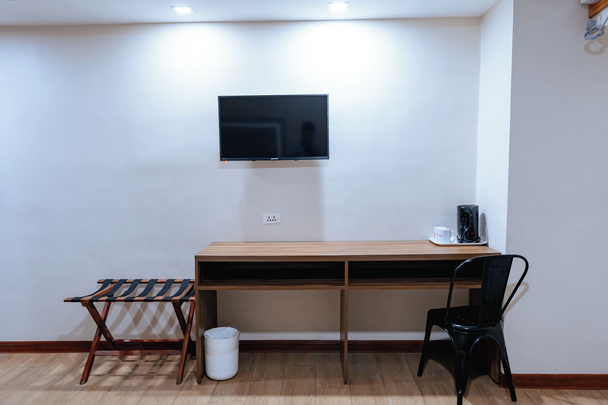 deluxe triple room | in-room safe, desk, soundproofing, free wifi