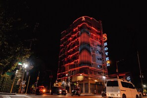 Front of property - S Hotel and Residences (Cebu City)