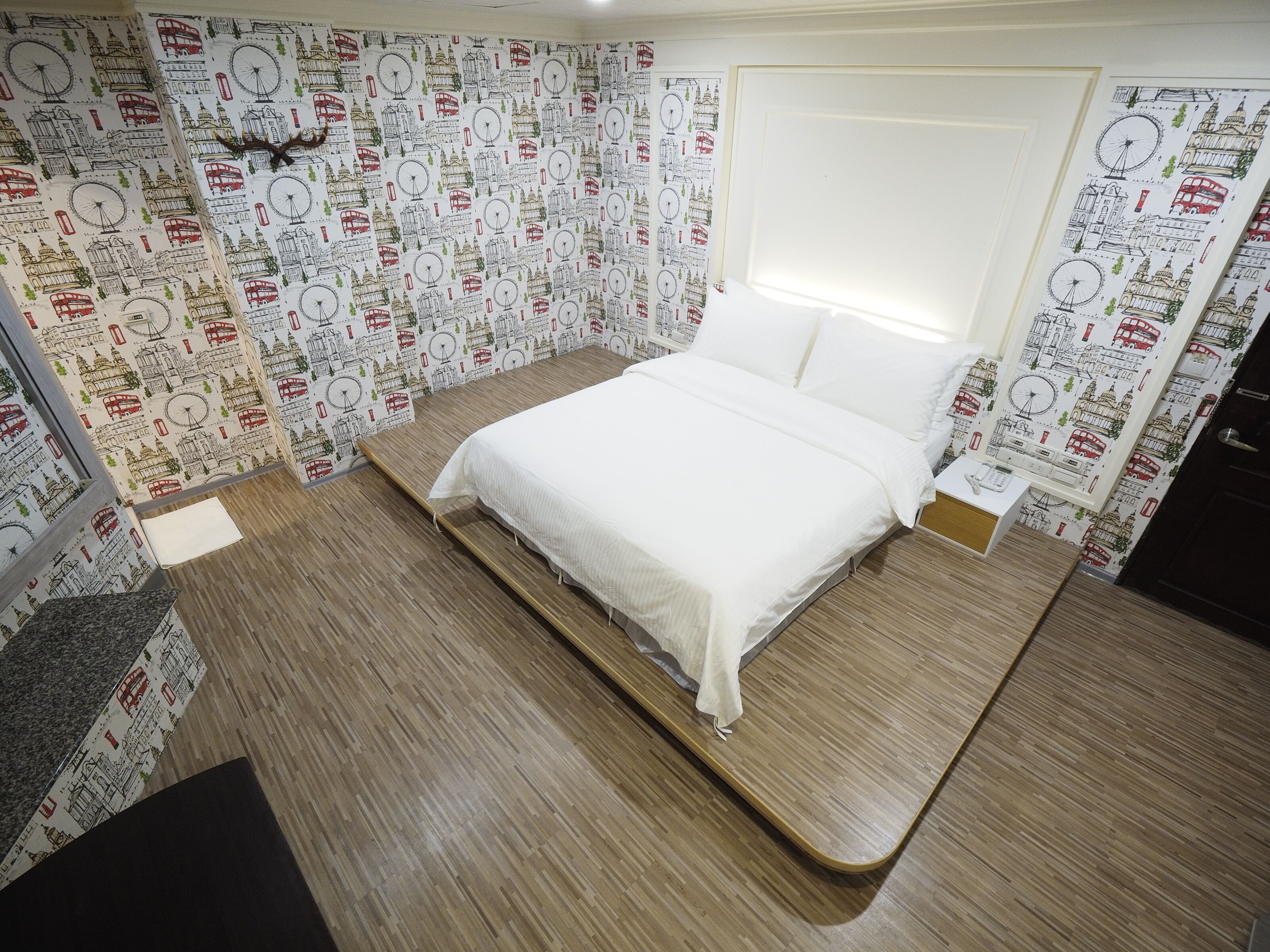 Quarto casal panorâmico | Cortinas blackout, Wi-Fi de cortesia, roupa de cama