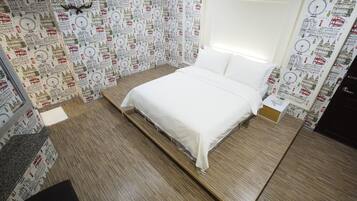 全景双人房 | 遮光窗帘、免费 WiFi、床单