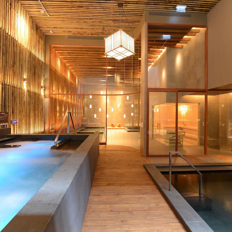 อ่างสปาในร่ม