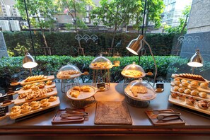 Se sirven desayunos, almuerzos y cenas