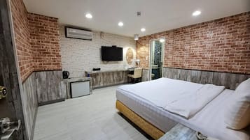 Deluxe Double Room | Desk, free WiFi