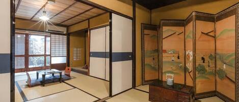 Traditionellt townhome (check-in instructions to be e-mailed) | Gratis wi-fi och sÀngklÀder