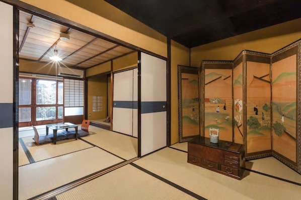 Traditional Townhome (check-in instructions to be e-mailed)