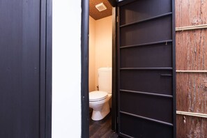 Traditional Townhome (check-in instructions to be e-mailed) | Bathroom