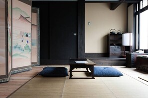 Traditional Townhome (check-in instructions to be e-mailed) | Living area