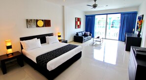 Premier Suite | Minibar, in-room safe, desk, free WiFi - East Suites (Pattaya)