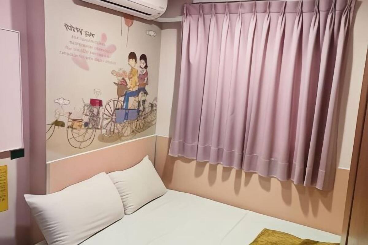 Blackout drapes, iron/ironing board, free WiFi