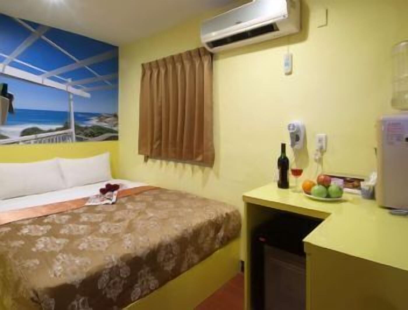 Blackout curtains, iron/ironing board, free WiFi