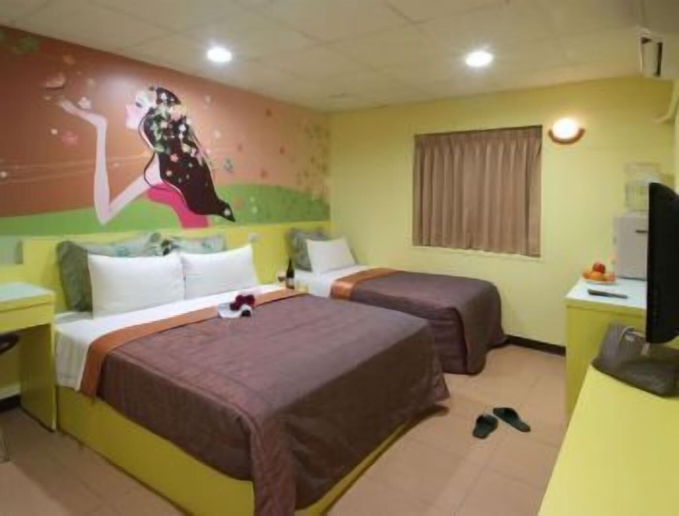 Blackout curtains, iron/ironing board, free WiFi