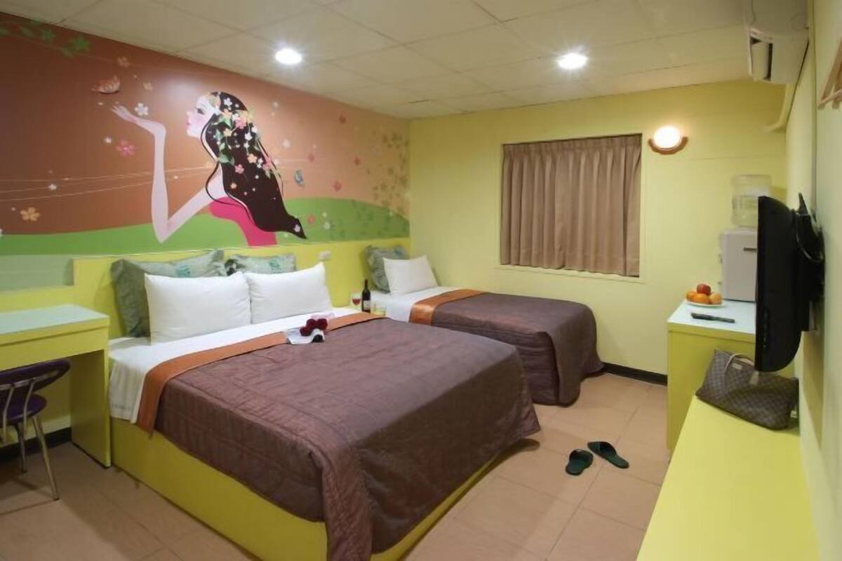 Blackout drapes, iron/ironing board, free WiFi