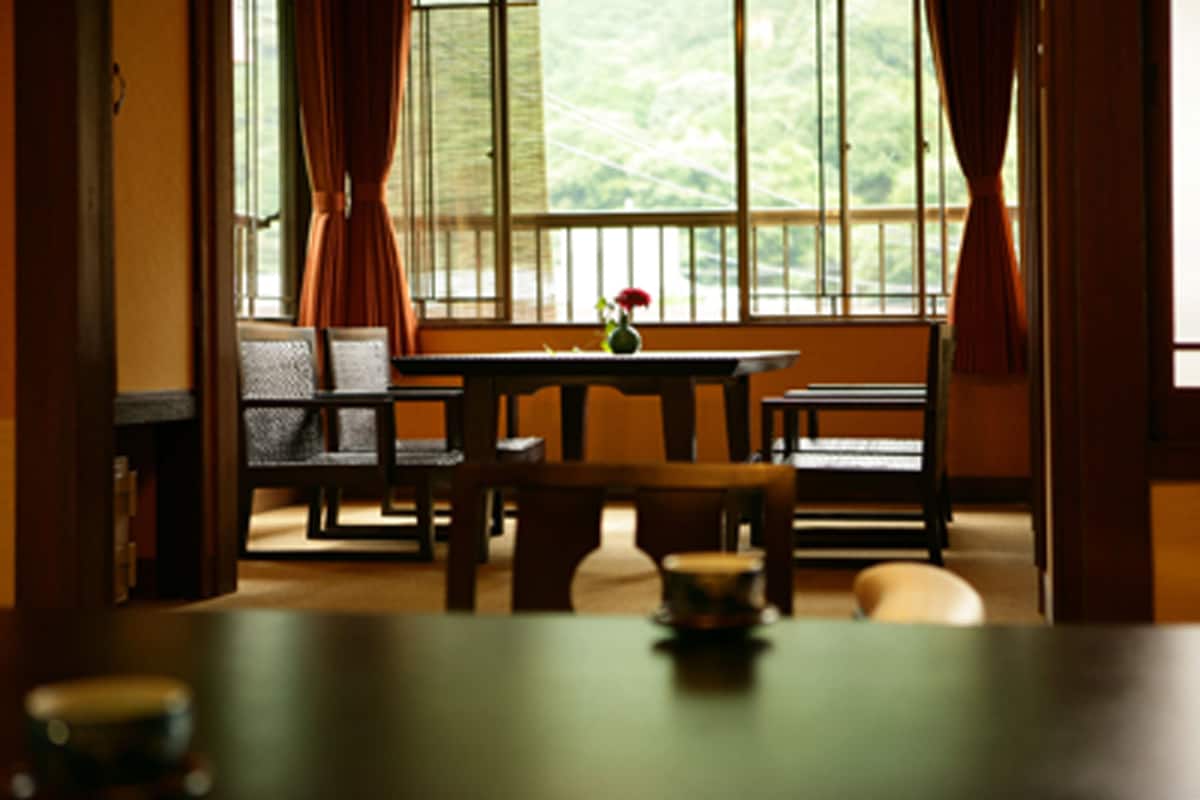 Minibar, una cassaforte in camera, una scrivania, lenzuola