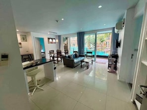 Appart'hôtel Familial, 2 chambres, 2 salles de bains, en bord de piscine | 1 chambre, Wi-Fi gratuit, draps fournis