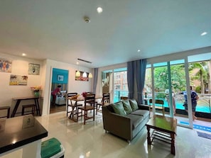 Condo família, 2 quartos, 2 banheiros, ao lado da piscina | 1 quarto, Wi-Fi de cortesia, roupa de cama