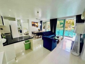 Kondominium Keluarga, 2 kamar tidur, 2 kamar mandi, di pinggir kolam renang | 1 kamar tidur, Wi-Fi gratis, dan seprai linen