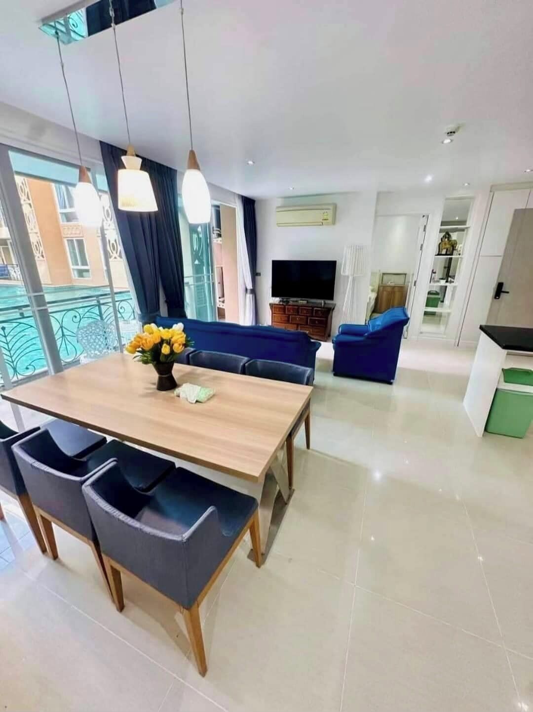 Condo dành cho gia đình, 2 phòng ngủ, 2 phòng tắm, cạnh hồ bơi | 1 phòng ngủ, truy cập Internet không dây miễn phí, bộ trải giường 