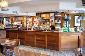 Bar (on property) - The Titan By Greene King Inns (Clydebank)