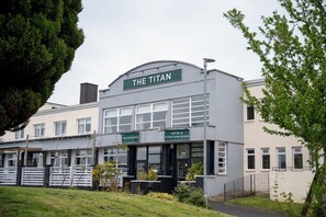 Front of property - The Titan By Greene King Inns (Clydebank)