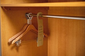 雙人房 | 書桌、熨斗/熨衫板、免費 Wi-Fi、床單