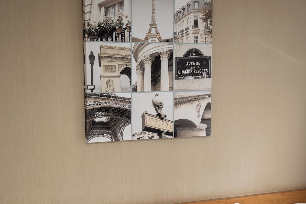 twin room | desk, iron/ironing board, free wifi, bed sheets