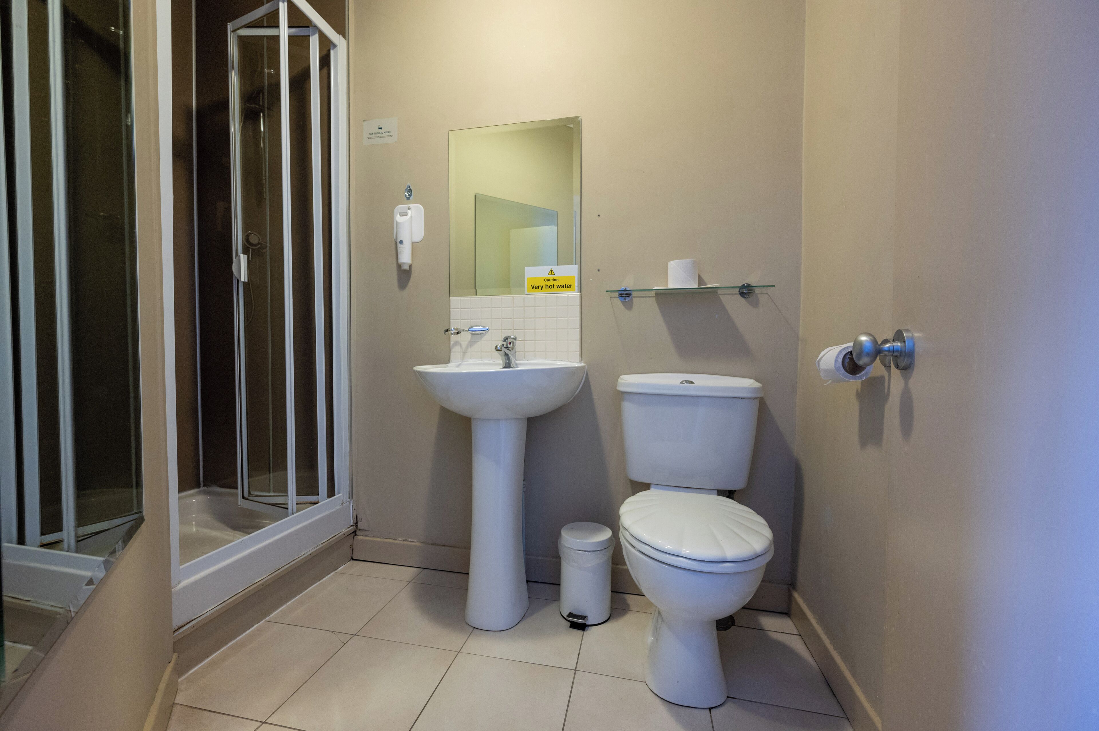 twin room | bathroom | free toiletries, hair dryer, towels