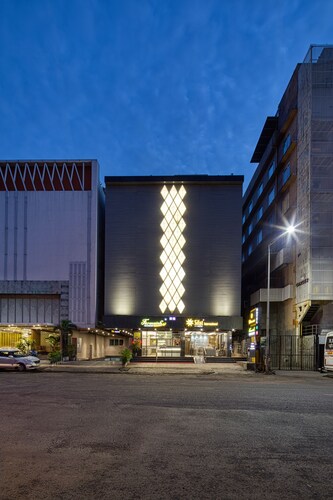 Hotel Sifat International