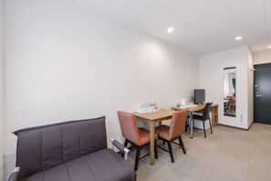 Hypo-allergenic bedding, down duvets, in-room safe, desk - Guest House & Hotel Shijo Omiya (Kyoto)