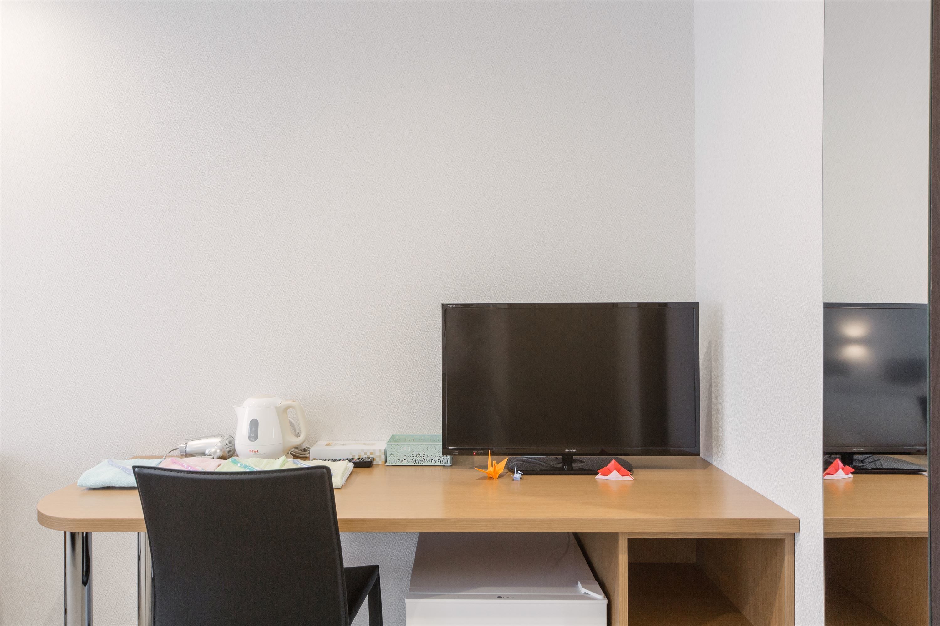 hypo-allergenic bedding, down duvets, in-room safe, desk