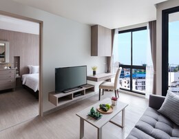 아파트, 발코니 | 미니바, 객실 내 금고, 책상, 암막 커튼