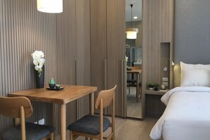 Studio Apartment | In-room dining - Madera Residence Siracha (Si Racha)