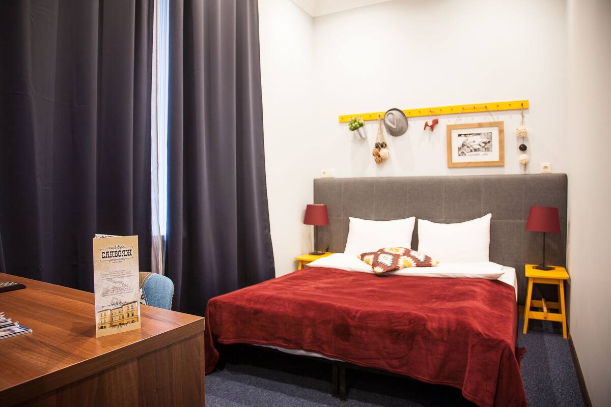 Premium bedding, individually decorated, individually furnished, desk