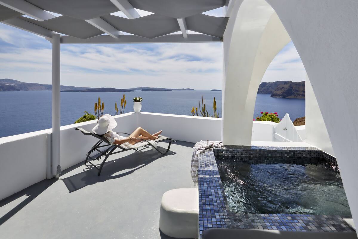 Honeymoon Suite, Hot Tub (outdoor) | Hochwertige Bettwaren, Zimmersafe, Schreibtisch