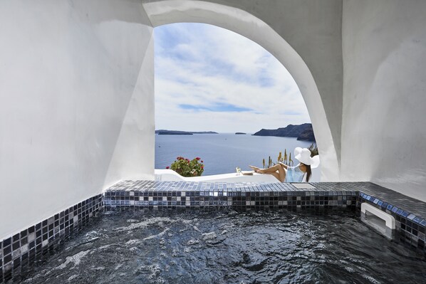 Prestige Suite, Hot Tub (Outdoor) | Premium bedding, in-room safe, desk, laptop workspace - Helianthus Suites (Santorini)