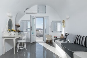 Prestige Suite, Hot Tub (Outdoor) | Wohnzimmer
