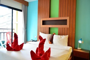 Deluxe King Room | Minibar, in-room safe, desk, blackout drapes - Centro at Sansabai (Patong)