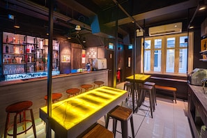 Bar (on property) - CUBE Boutique Capsule Hotel @ Chinatown (Singapore)