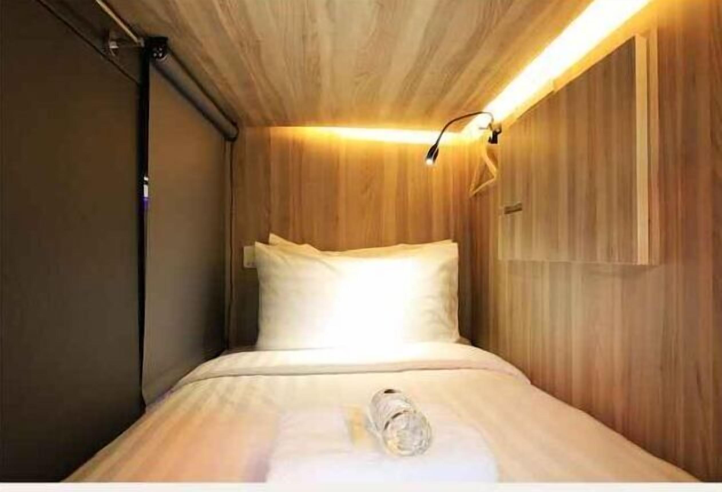 In-room safe, desk, soundproofing, iron/ironing board