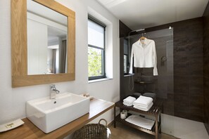 Superior Double Room, Terrace | Bathroom | Shower, free toiletries, towels
