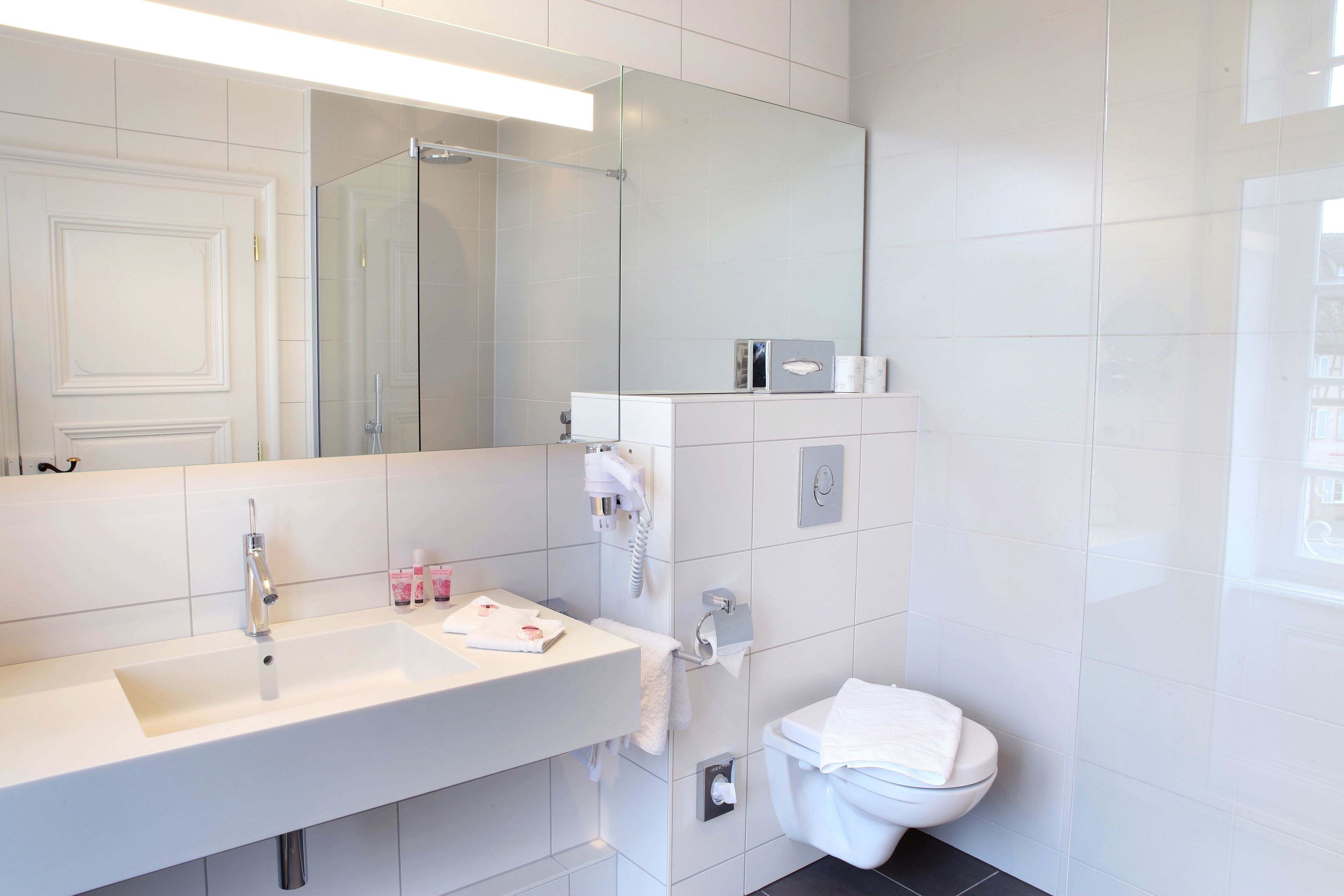 minibar, in-room safe, desk, soundproofing