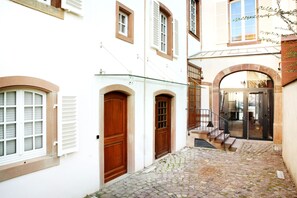 Façana frontal de l'allotjament