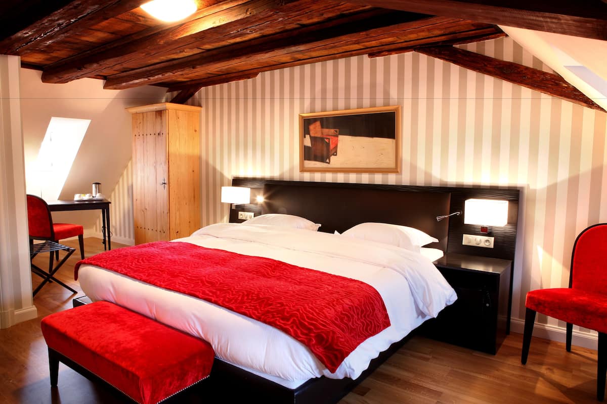 Chambre Triple Supérieure | Literie de qualité supérieure, minibar, coffres-forts dans les chambres
