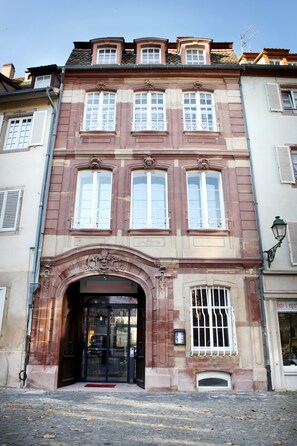 Fachada de la propiedad