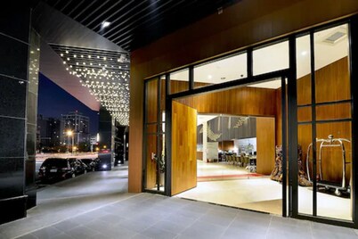 Aeris International Hotel