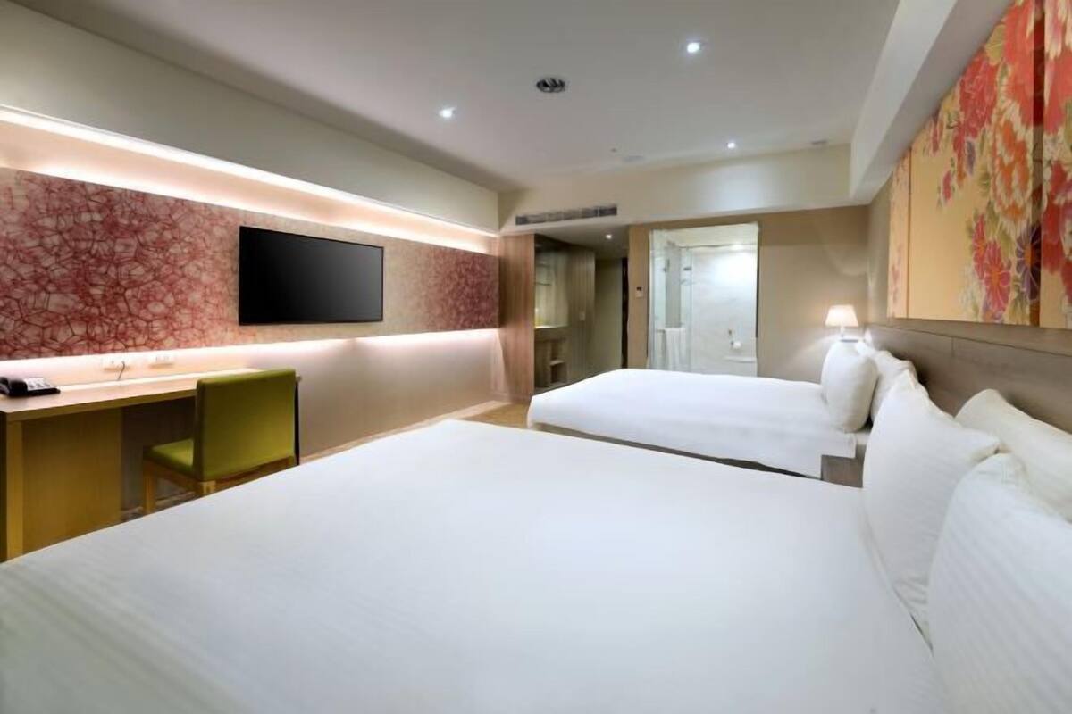 Bureau, chambres insonorisées, lits bébé (gratuits), Wi-Fi gratuit