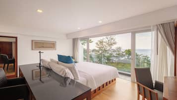 In-room safe, desk, blackout drapes, soundproofing