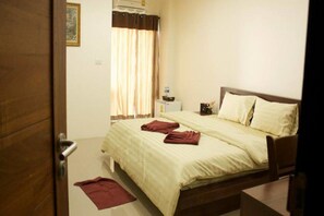 Standard Balcony Room | Free WiFi - PC Place North Pattaya (Pattaya)